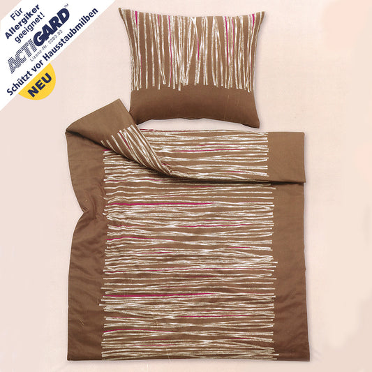 FUSSENEGGER® New Asia Bettwäsche
Satinette 9300/0085 Seidig glänzende, bügelfreie Satin-Bettwäsche aus 100% Mako-Baumwolle.

ActiGard. Für Allergiker geignet!